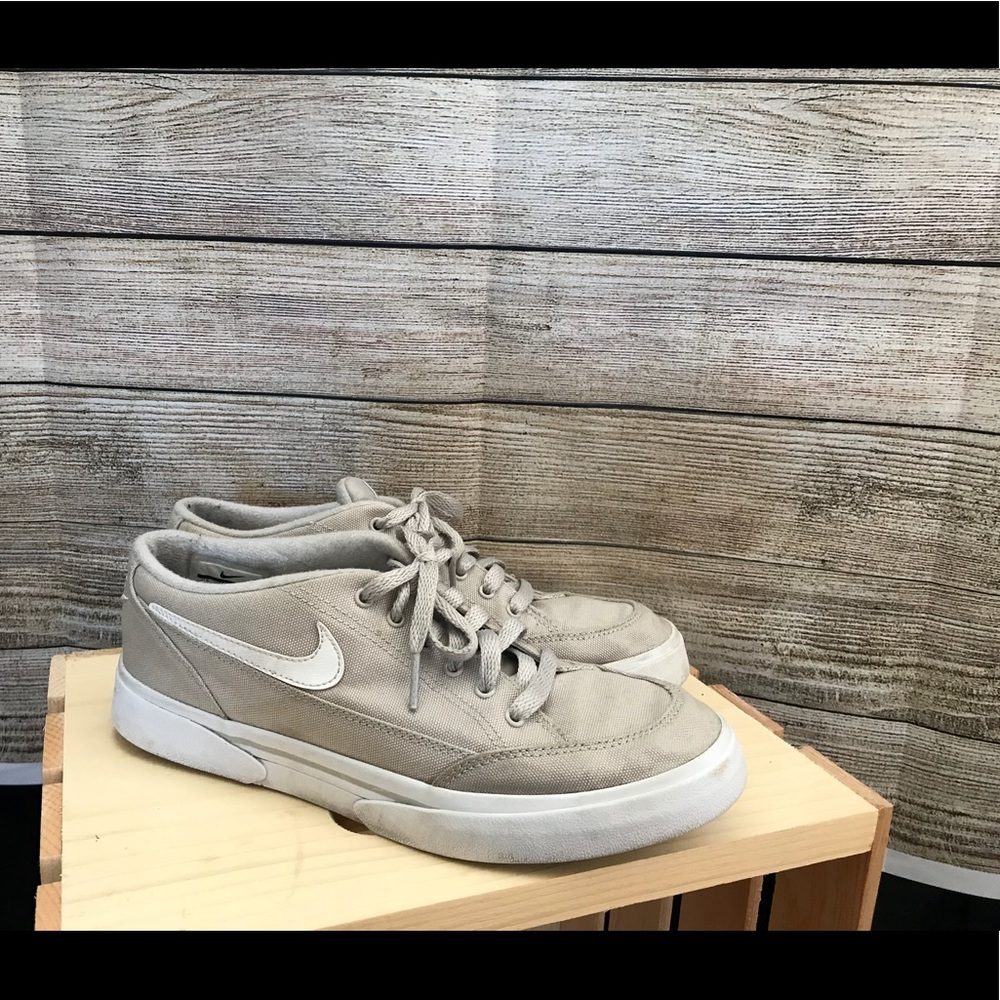 30% OFF BUNDLES Nike Sneakers